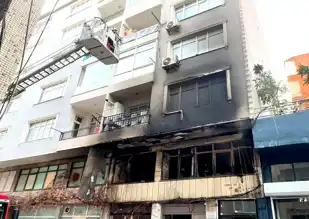 Bahçelievler Kargo Deposunda Yangın! Vatandaşlar Kurtarıldı