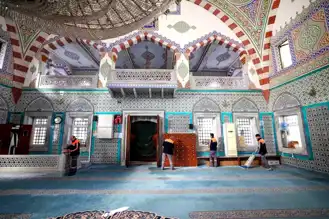 Bakırköy Belediyesi İbadethaneleri Temizliyor