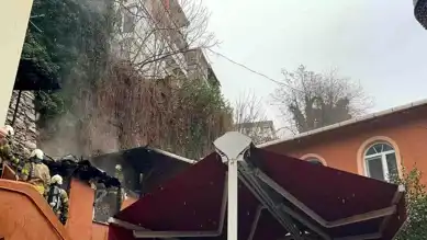 Fatih'te Camii Lojmanında Yangın!