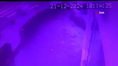 Güngören'de Araç Mağazaya Girdi! Kamerada