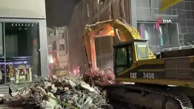 Kentsel Dönüşüm Yıkımında Göçük: Kurtarma Çalışmaları Devam Ediyor