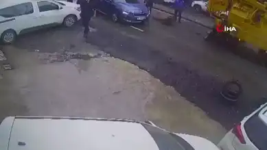Güngören'de Yol Tekrar Çöktü!