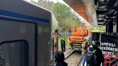 M1 Hattı'nda Teknik Arıza: Seferler Durdu!