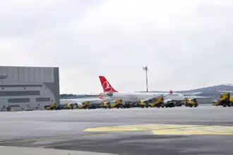 İstanbul Havalimanı'nda Karla Mücadele Devam Ediyor