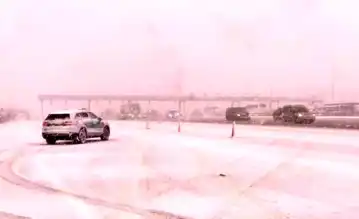 İstanbul'da Kar Yağışı: Trafik Felç!