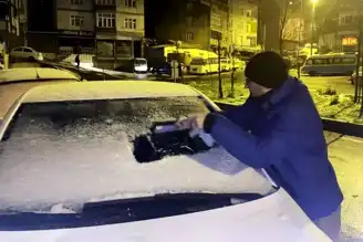 İstanbul Dondu, Yaşam Felç! Buzlanma ve Sis Ulaşımı Kesti