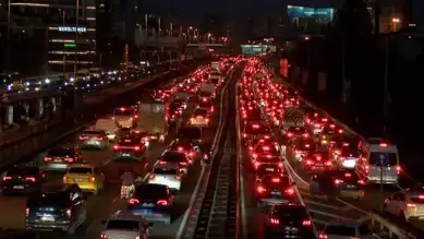 Cuma Akşamı İstanbul'da Trafik Keşmekeşi!