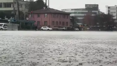 Şiddetli Lodos ve Yağmur İstanbul'u Vurdu