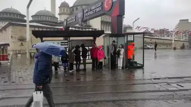 İstanbul'da Soğuk ve Yağmurlu Hava