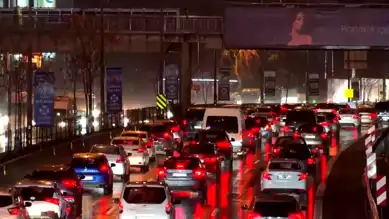 İstanbul'da Yağmurlu Trafik Kabusu!
