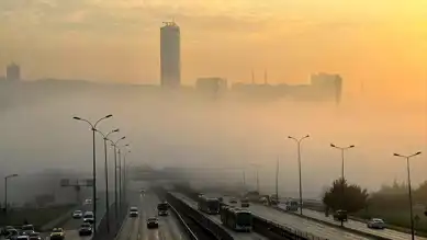 İstanbul'da Yoğun Sis Hayatın Akışını Etkiliyor