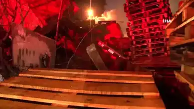 Tuzla'daki Palet Fabrikasında Yangın!