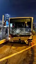 Zincirlikuyu'da Metrobüs Kazası: 5 Araç Hasar Gördü