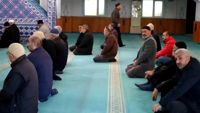 Arnavutköy Camii 7 Aydır İmamsız! Cemaat İsyanda