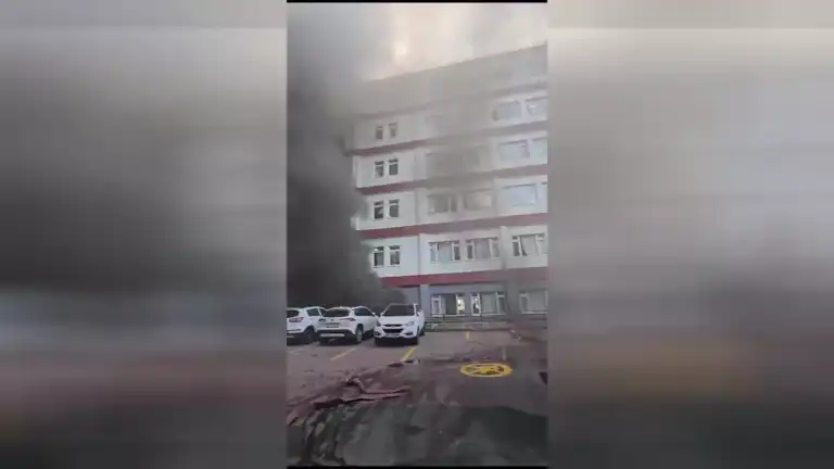 Büyükşehir Hastanesinde Yangın! 86 Kişi Tahliye Edildi
