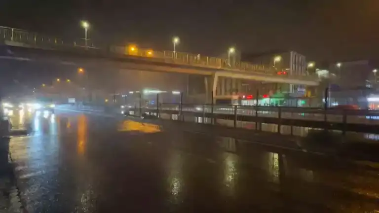 İstanbul'da Kar Başladı! Yüksek Kesimler Beyazladı